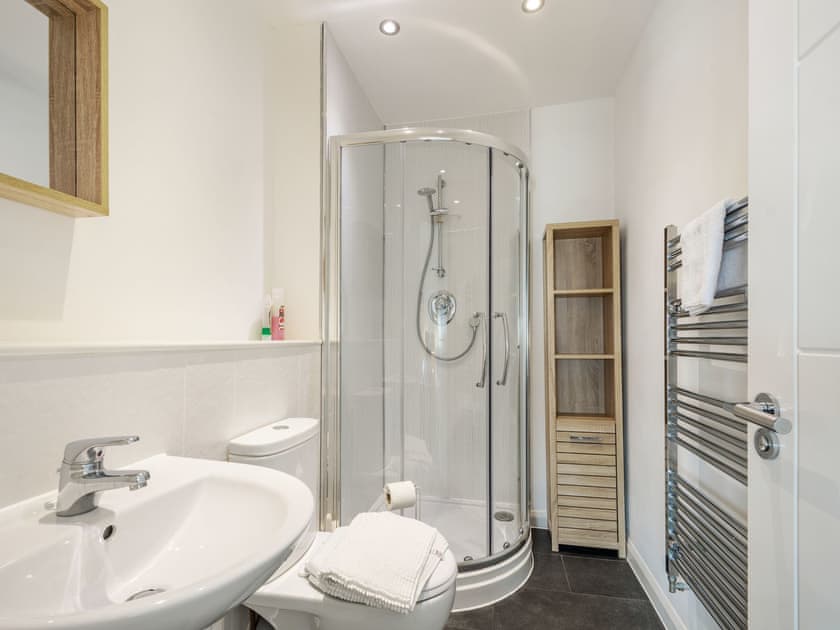 En-suite | Harbour Quay Apartment, Irvine