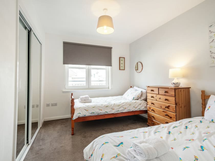 Twin bedroom | Harbour Quay Apartment, Irvine