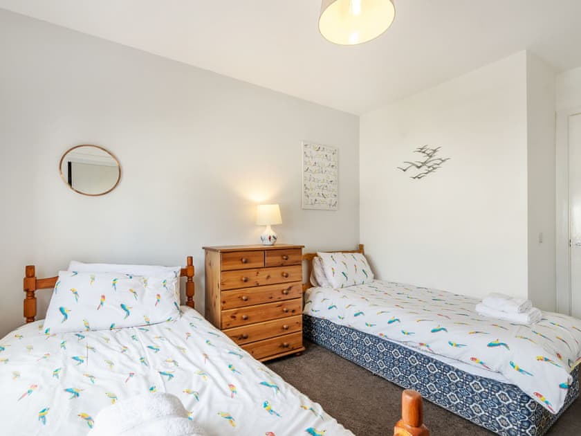 Twin bedroom | Harbour Quay Apartment, Irvine
