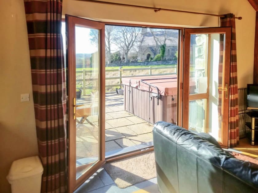 Living area | Yr Hen Weithdy, Llanllechid near?Bangor