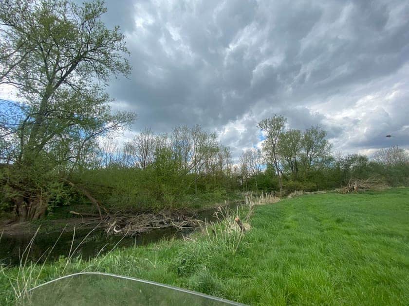 Garden and grounds | Chelworth Shepherds Huts , Cricklade