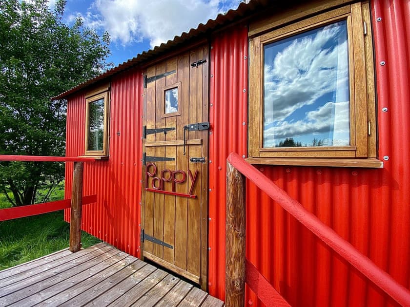Exterior | Chelworth Shepherds Huts - Poppy Shepherds Hut - Chelworth Shepherds Huts , Cricklade
