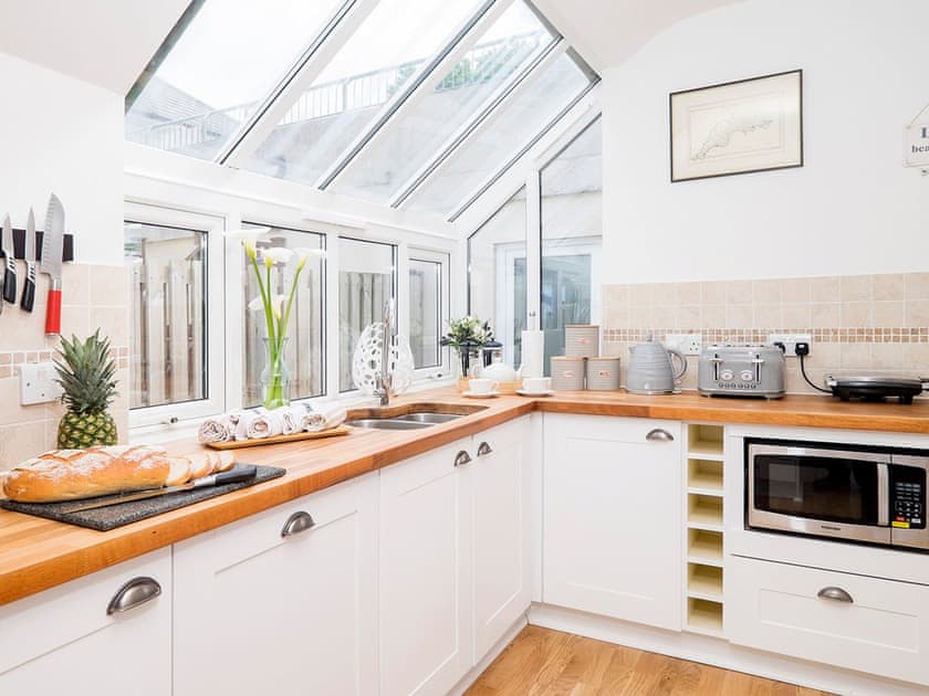 Kitchen | Glas Mordros, Carbis Bay