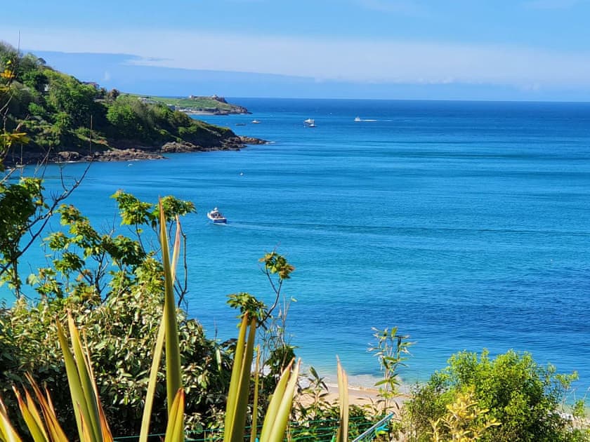 Surrounding area | Glas Mordros, Carbis Bay