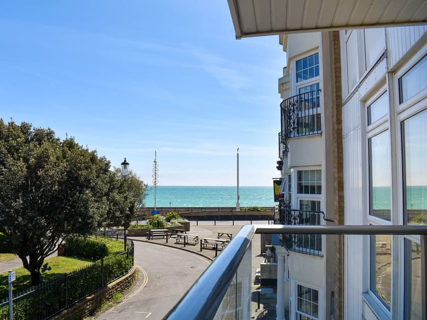 Steyne Apartments Sea Retreat (ref UK36603) in Bognor Regis Hoseasons
