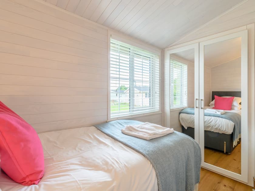 Twin bedroom | Mahonia Lodge, Mercia Marina, Willington