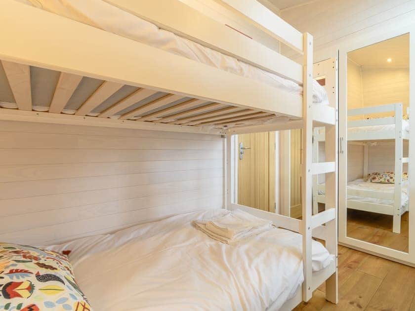Bunk bedroom | Mahonia Lodge, Mercia Marina, Willington