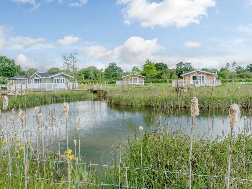 Setting | Mahonia Lodge, Mercia Marina, Willington
