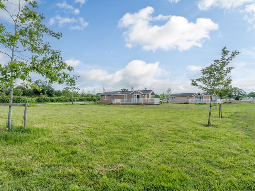 Setting | Mahonia Lodge, Mercia Marina, Willington