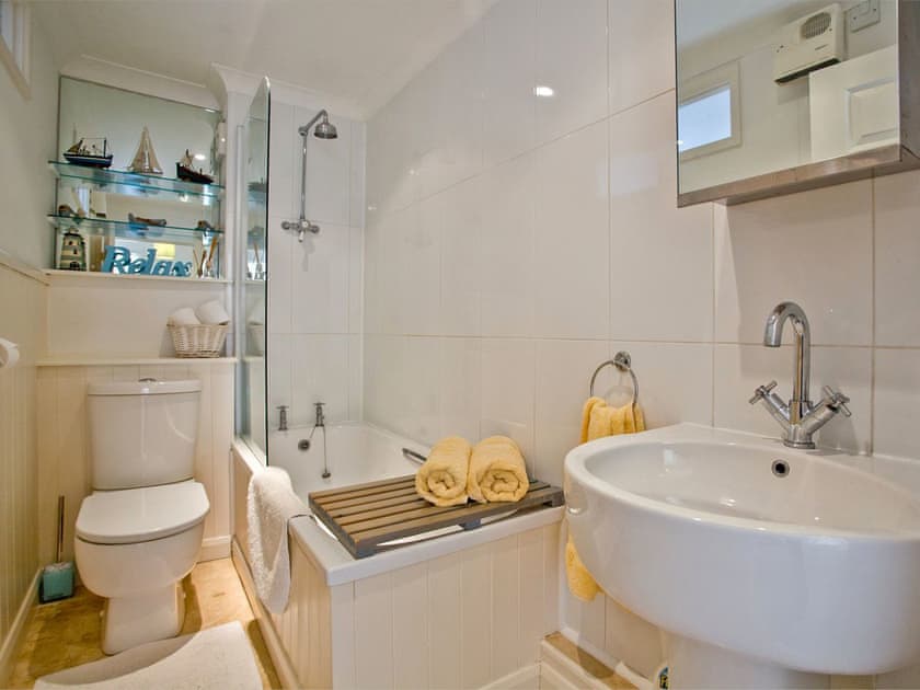 Bathroom | The Lawns, Modbury