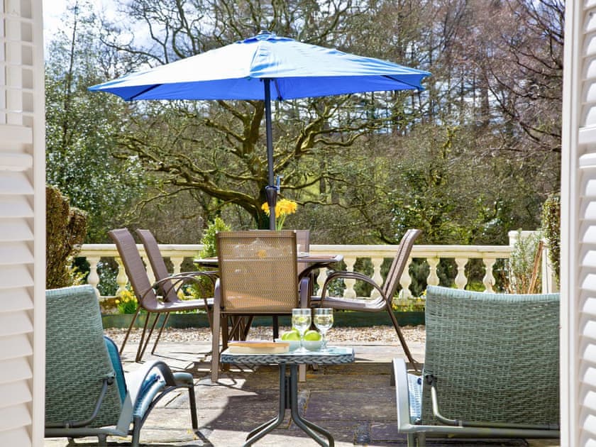 Sitting-out-area | The Lawns, Modbury