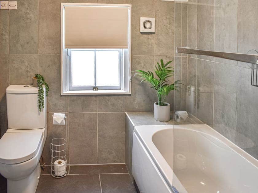 Bathroom | Ty Ni, Bala