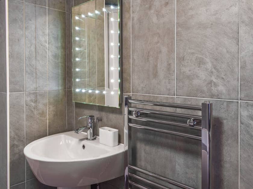 Bathroom | Ty Ni, Bala