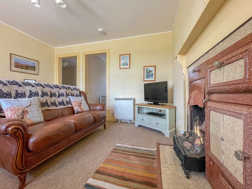 Living room | Rowan Cottage - Easter Dalziel Farm Cottages, Dalcross