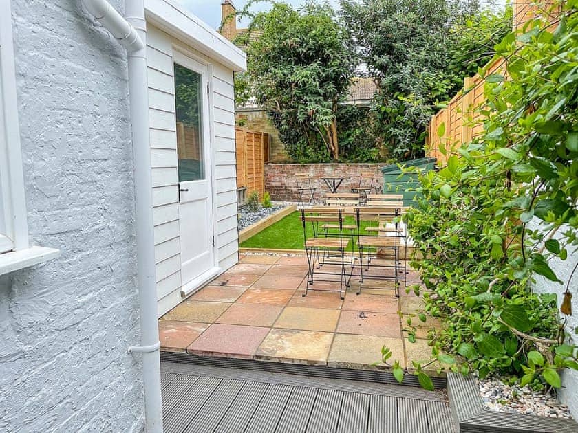 Garden | Violet Bay, Weymouth
