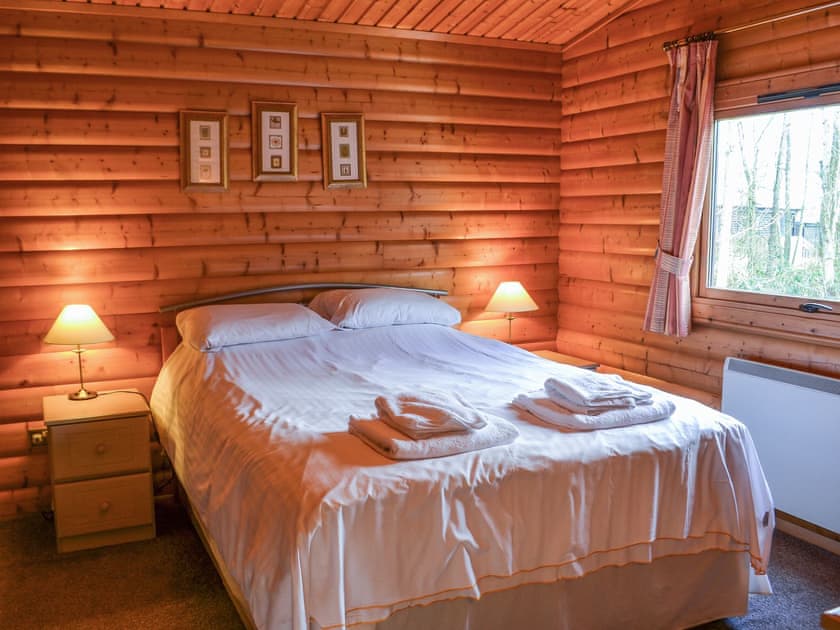 Double bedroom | Cosy Lodge - Wold Lodge Leisure, Kenwick, near Louth
