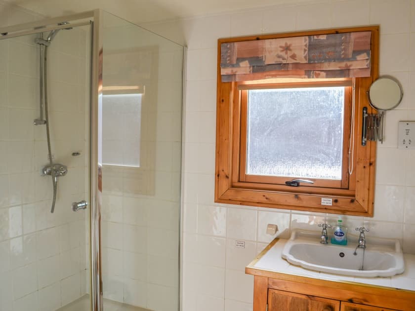 Shower room | Cosy Lodge - Wold Lodge Leisure, Kenwick, near Louth