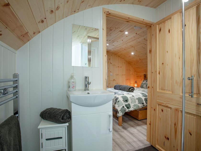 Shower room | Glamping Pod 1 - The Smithy, Newton Abbot