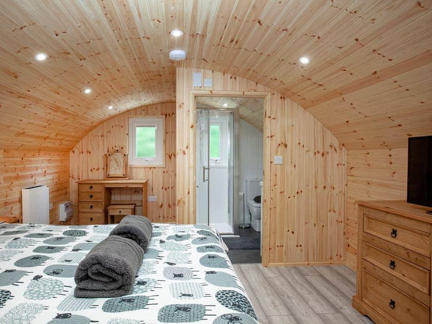 Double bedroom | Glamping Pod 2 - The Smithy, Newton Abbot