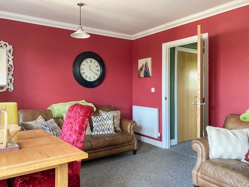 Living room/dining room | Cosy Cotswolds Townhouse, Shipston-on-Stour