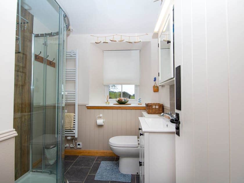 Shower room | Rose Cottage - Culmaily Farm, Golspie