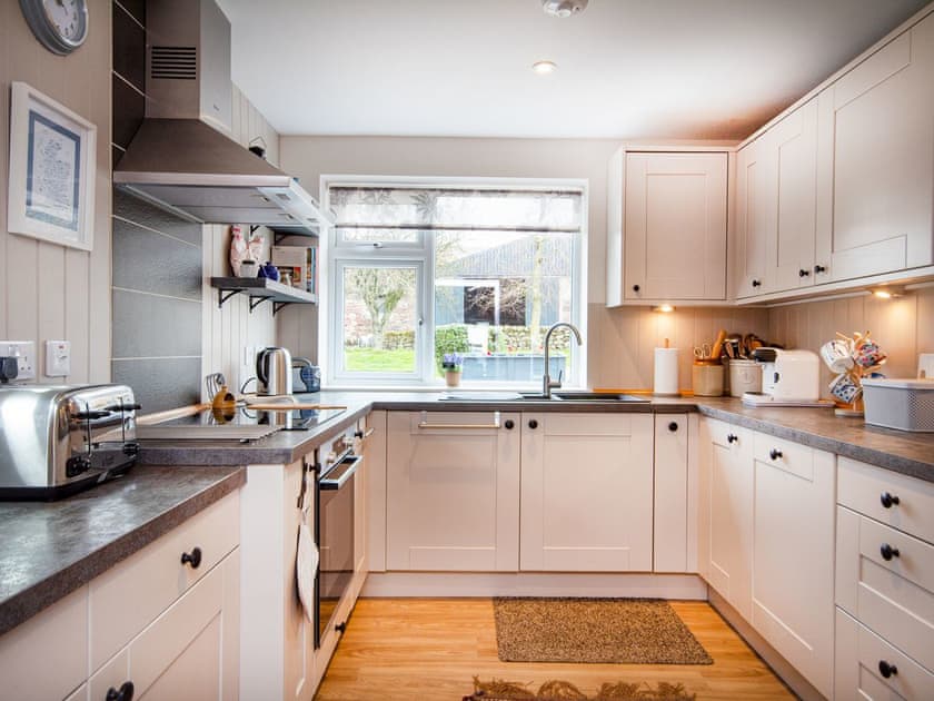 Kitchen | Honeysuckle Cottage - Culmaily Farm, Golspie
