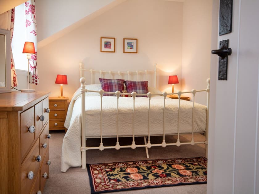 Double bedroom | Honeysuckle Cottage - Culmaily Farm, Golspie