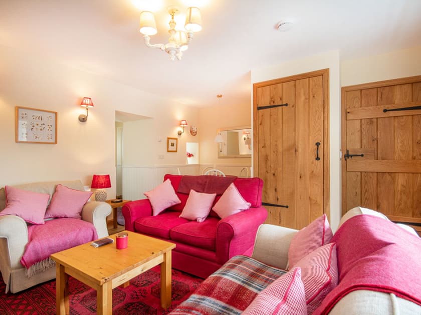 Living room/dining room | White Cottage - Culmaily Farm, Golspie