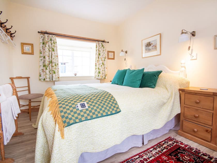 Double bedroom | White Cottage - Culmaily Farm, Golspie