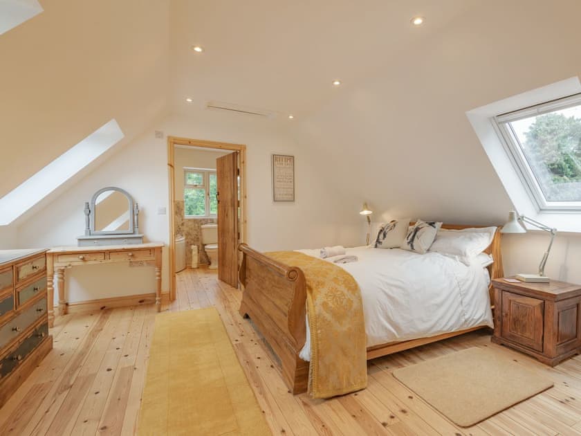 Double bedroom | The Groom’s Quarters - Panton House Farm, Wragby