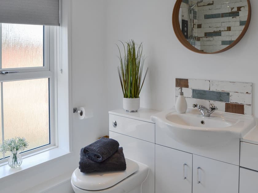 Bathroom | Sea La Vie, Sheringham