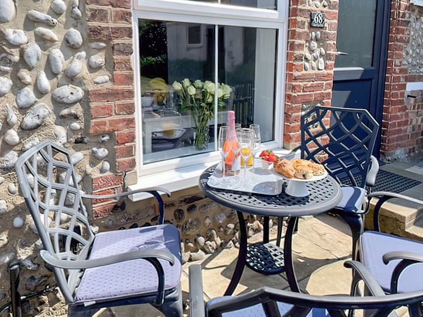 Sitting-out-area | Sea La Vie, Sheringham