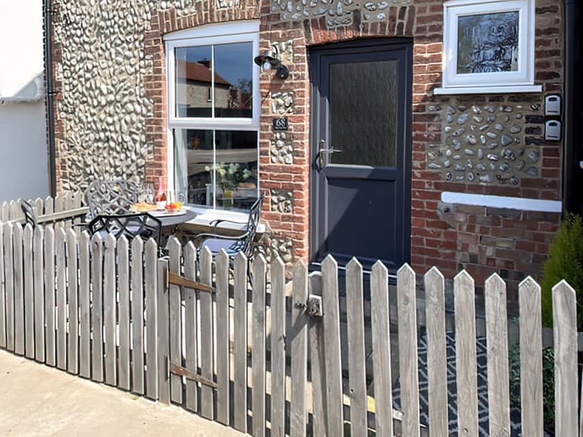 Sitting-out-area | Sea La Vie, Sheringham