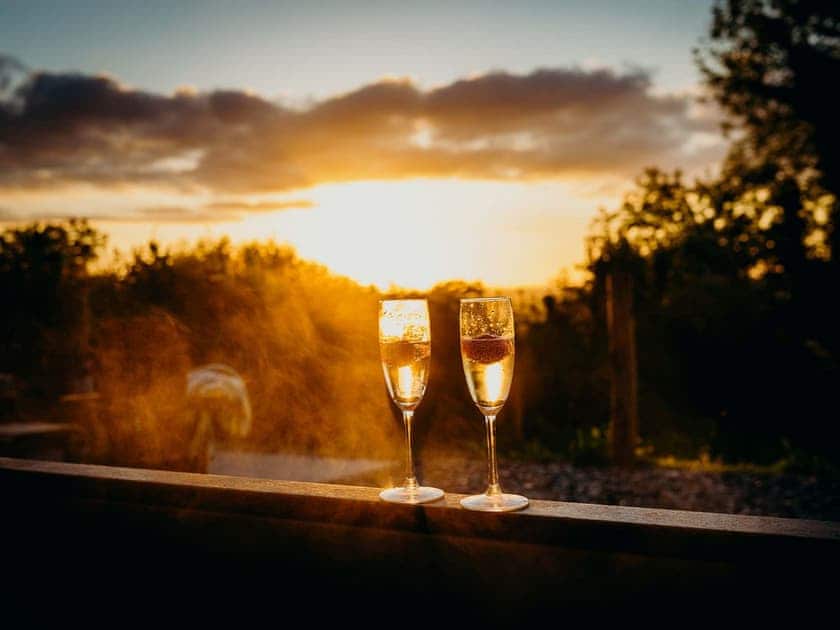 Hot tub | Phoebe’s Folly - Kernow Retreats, Milton Abbot, near Tavistock