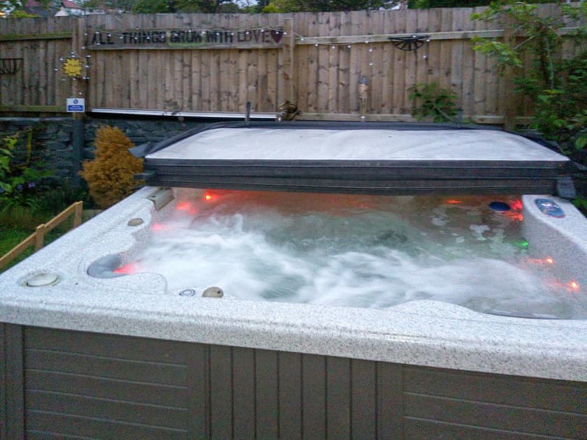 Hot tub | Telford Lodge - Tufties, Skegness