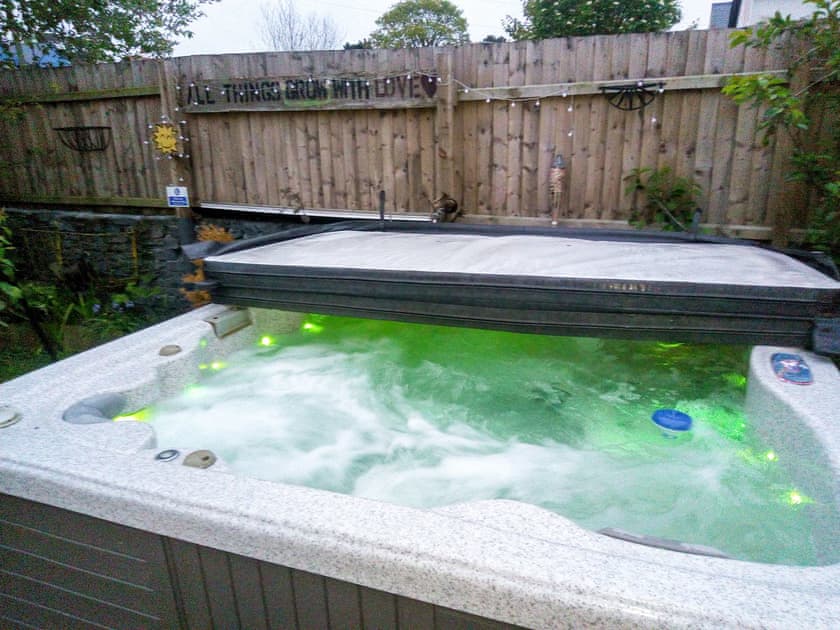 Hot tub | Telford Lodge - Tufties, Skegness
