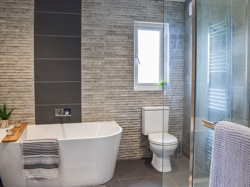 Bathroom | Britannic Chambers Apartment, Blaenau Ffestiniog