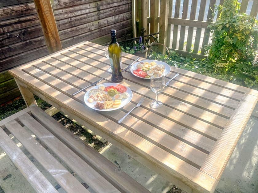 Pergola Dining | Rosebank Cottage, Borgue, near Kirkcudbright