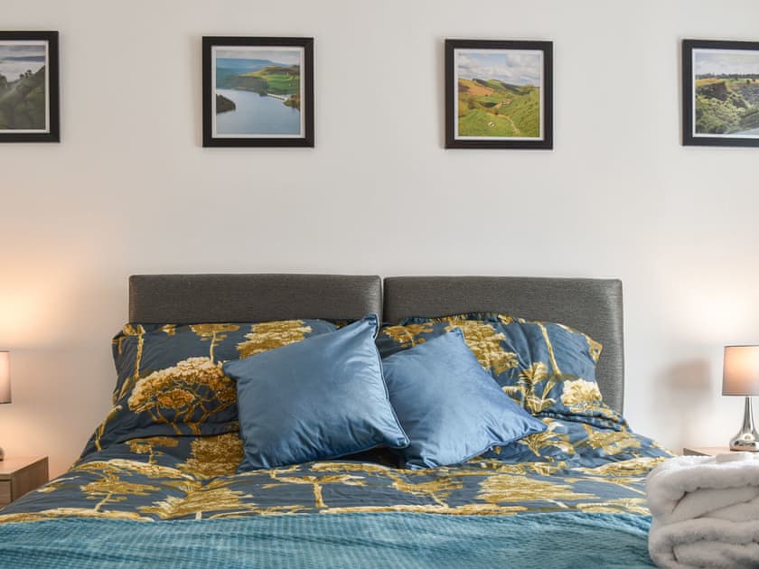 Second bedroom with zip-link bed | Derwent Apartment, Glossop