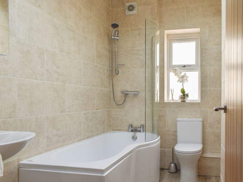 Bathroom | Derwent Apartment, Glossop