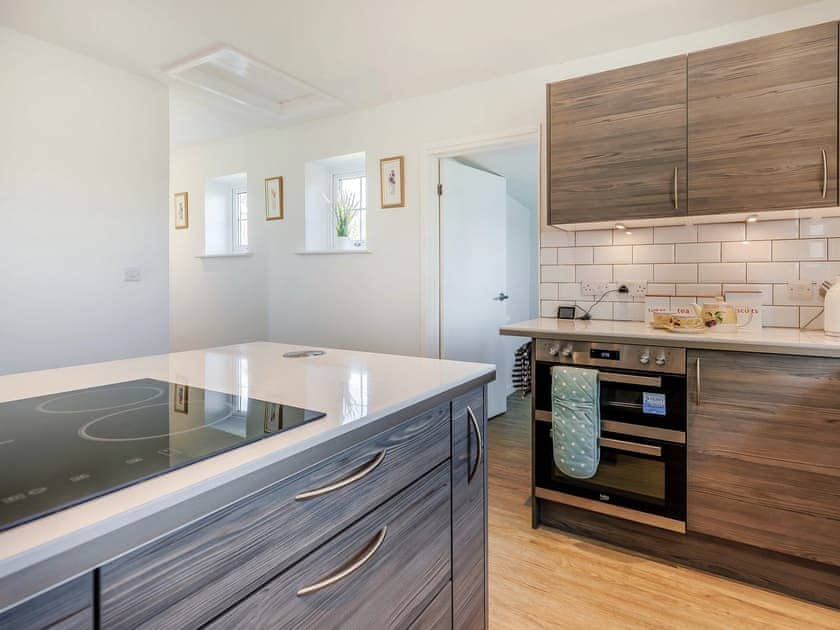 Kitchen | Wheelhouse Cottage, Ocle Pychard