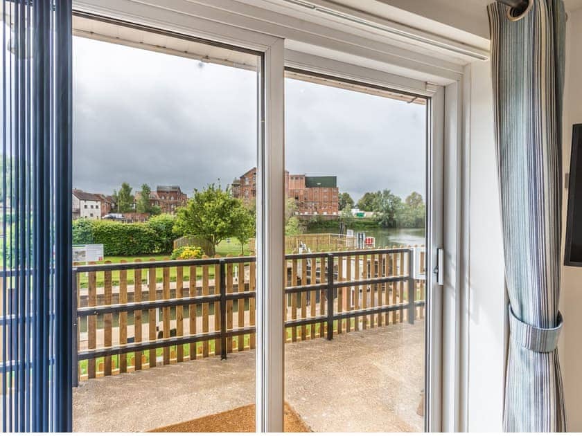 View | Avon Lock Cottage - Avon Lock Cottages, Tewkesbury
