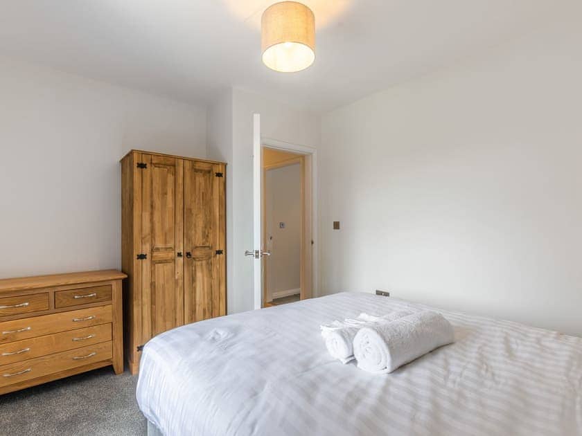 Double bedroom | Avon Lock Cottage - Avon Lock Cottages, Tewkesbury