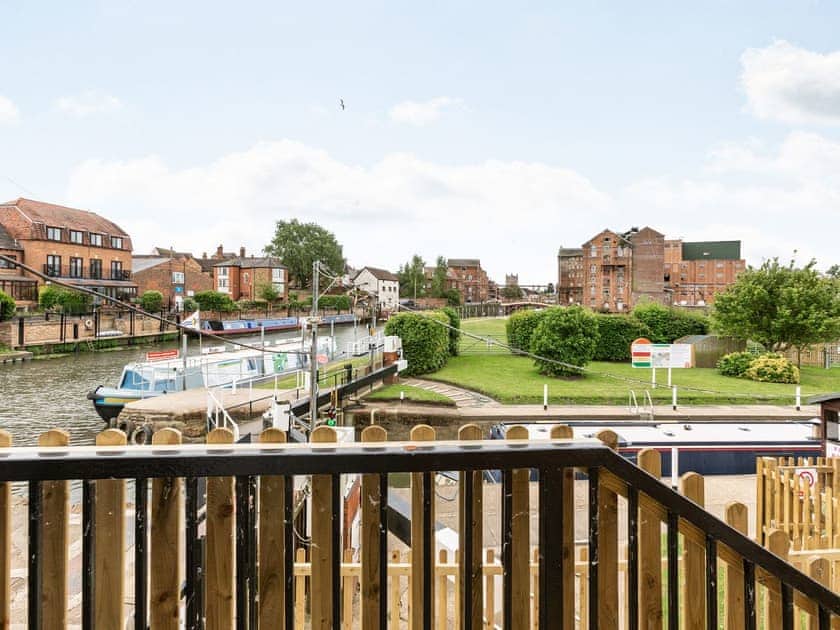 View | Avon Lock Cottage - Avon Lock Cottages, Tewkesbury