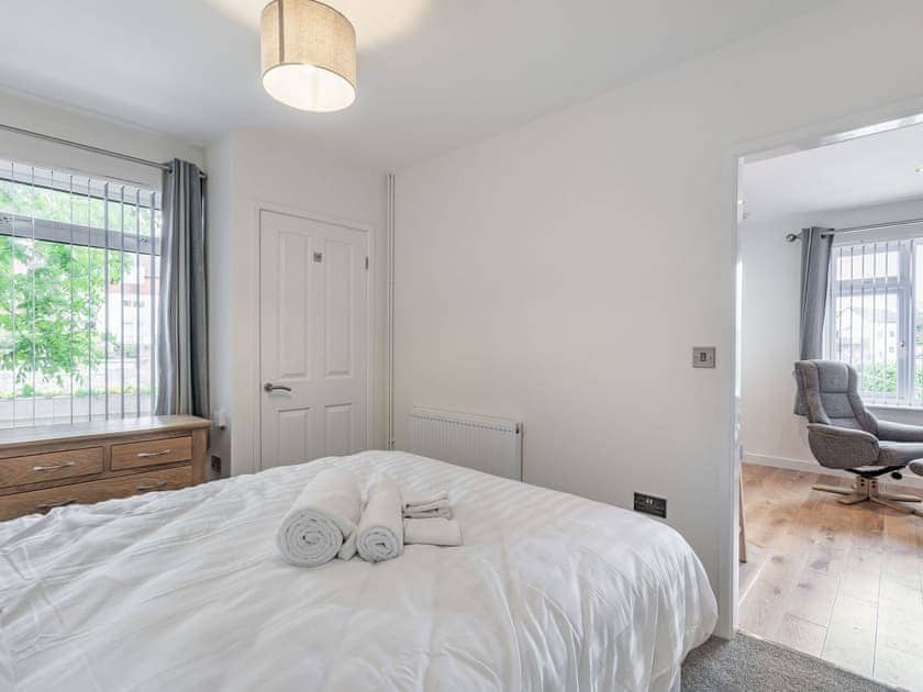 Double bedroom | Studio - Avon Lock Cottages, Tewkesbury