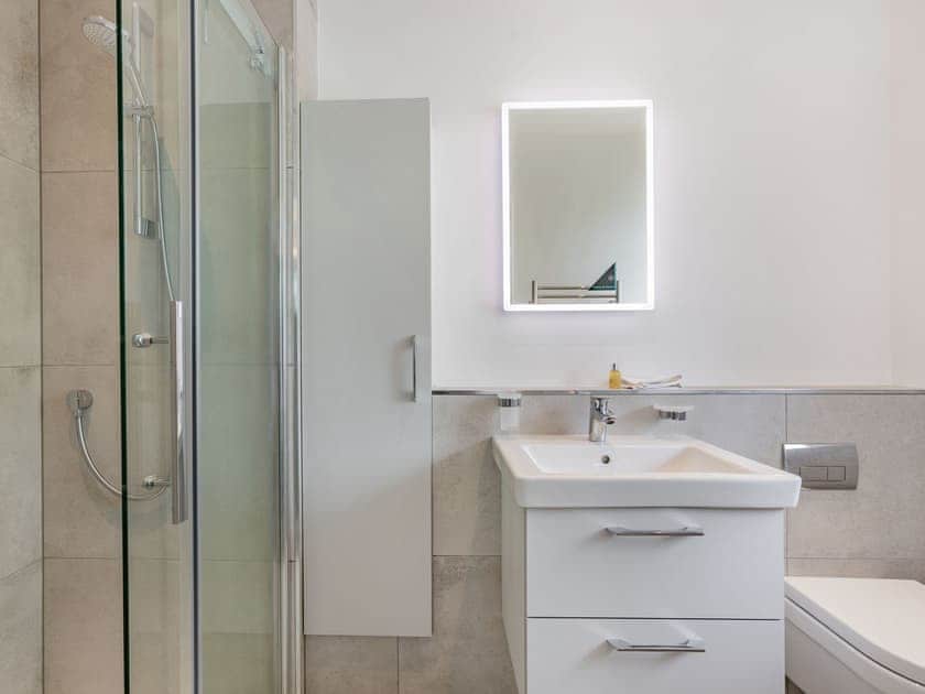 Shower room | Studio - Avon Lock Cottages, Tewkesbury