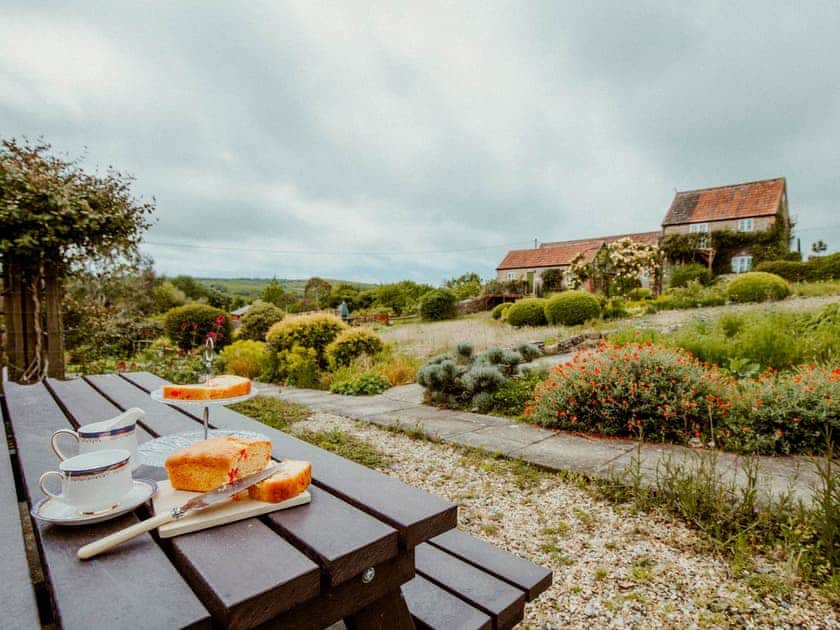 Setting | Orchard Cottage, Gardener’s Cottage - Rudge Farm Cottages, Chilcombe, near Bridport