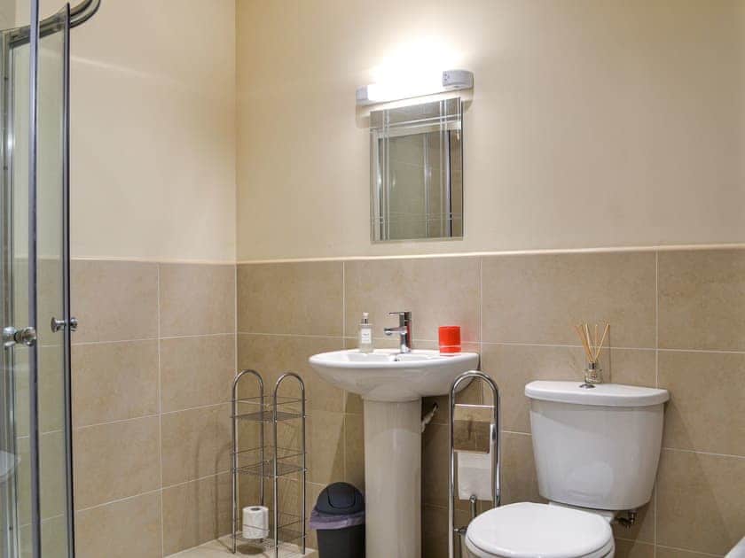 Shower room | 15 Glengoulandie Lodge, Glengoulandie, near Aberfeldy