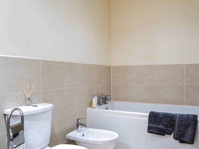 Shower room | 15 Glengoulandie Lodge, Glengoulandie, near Aberfeldy