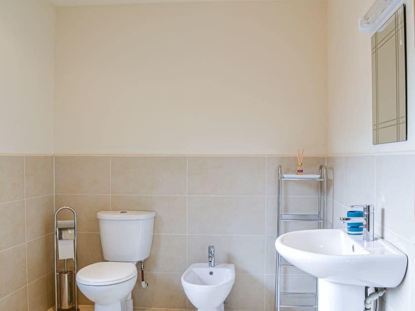 Shower room | 15 Glengoulandie Lodge, Glengoulandie, near Aberfeldy